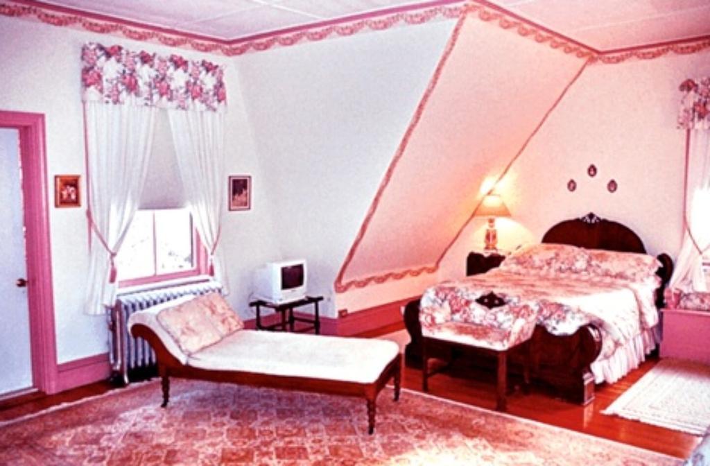 Whistler'S Inn レノックス エクステリア 写真